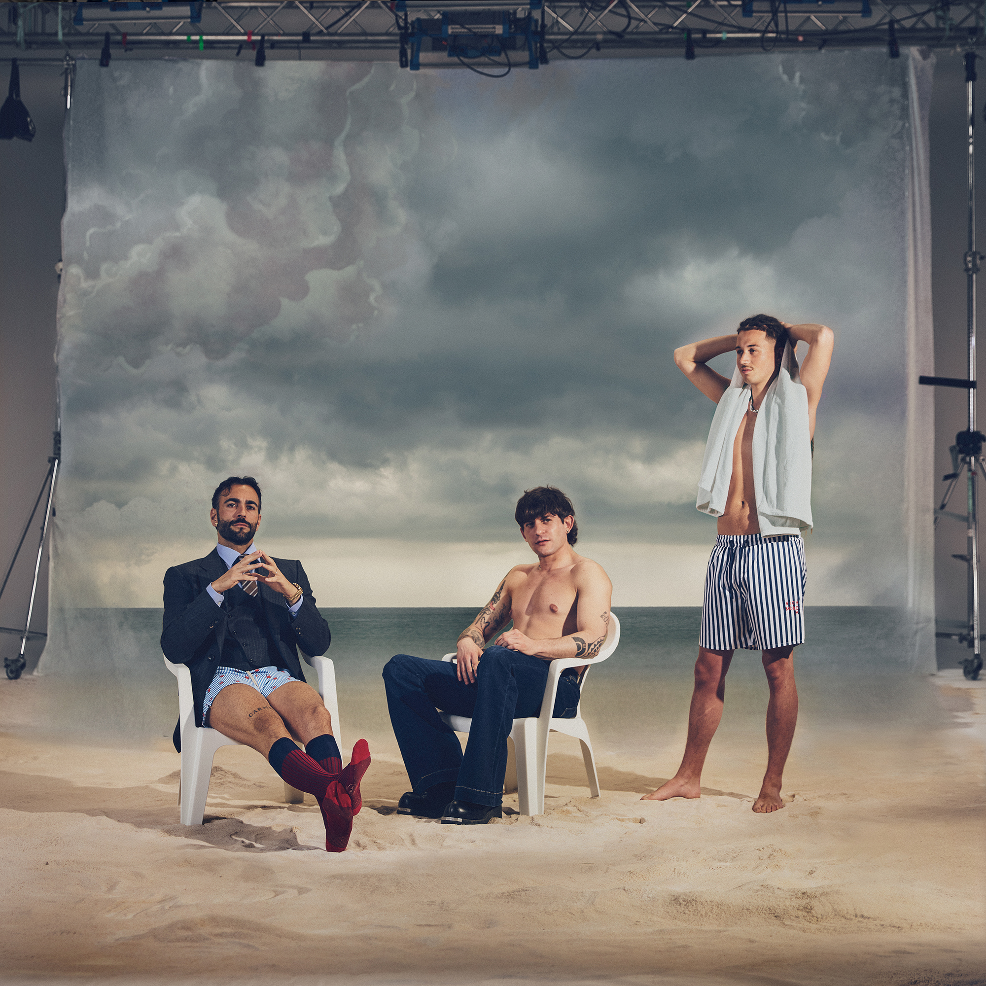 Marco Mengoni | Esce oggi il videoclip ufficiale di STO BENE AL MARE feat. Sayf & Rkomi