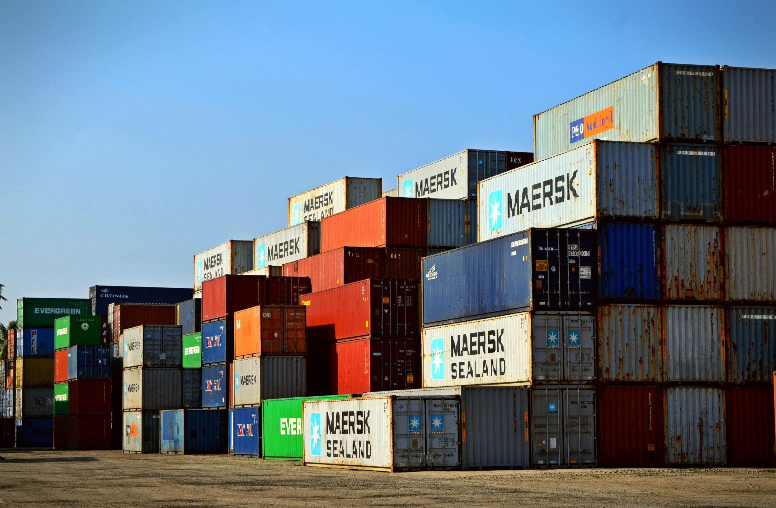 Alcuni container in porto