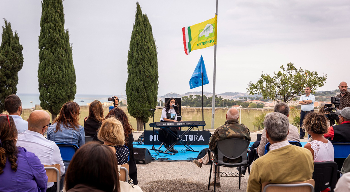 MUSICULTURA: LA CASA IN RIVA AL MARE
