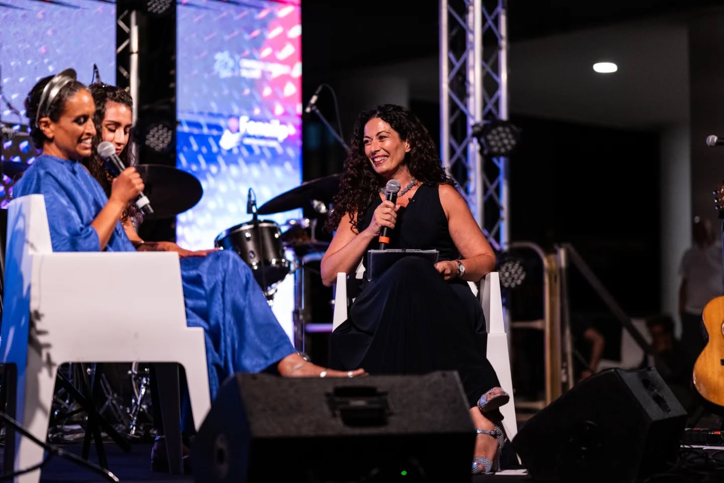 Noa ospite al Cilento Etno Festival a Torre Orsaia | «La pace è la mia voce, la mia missione»